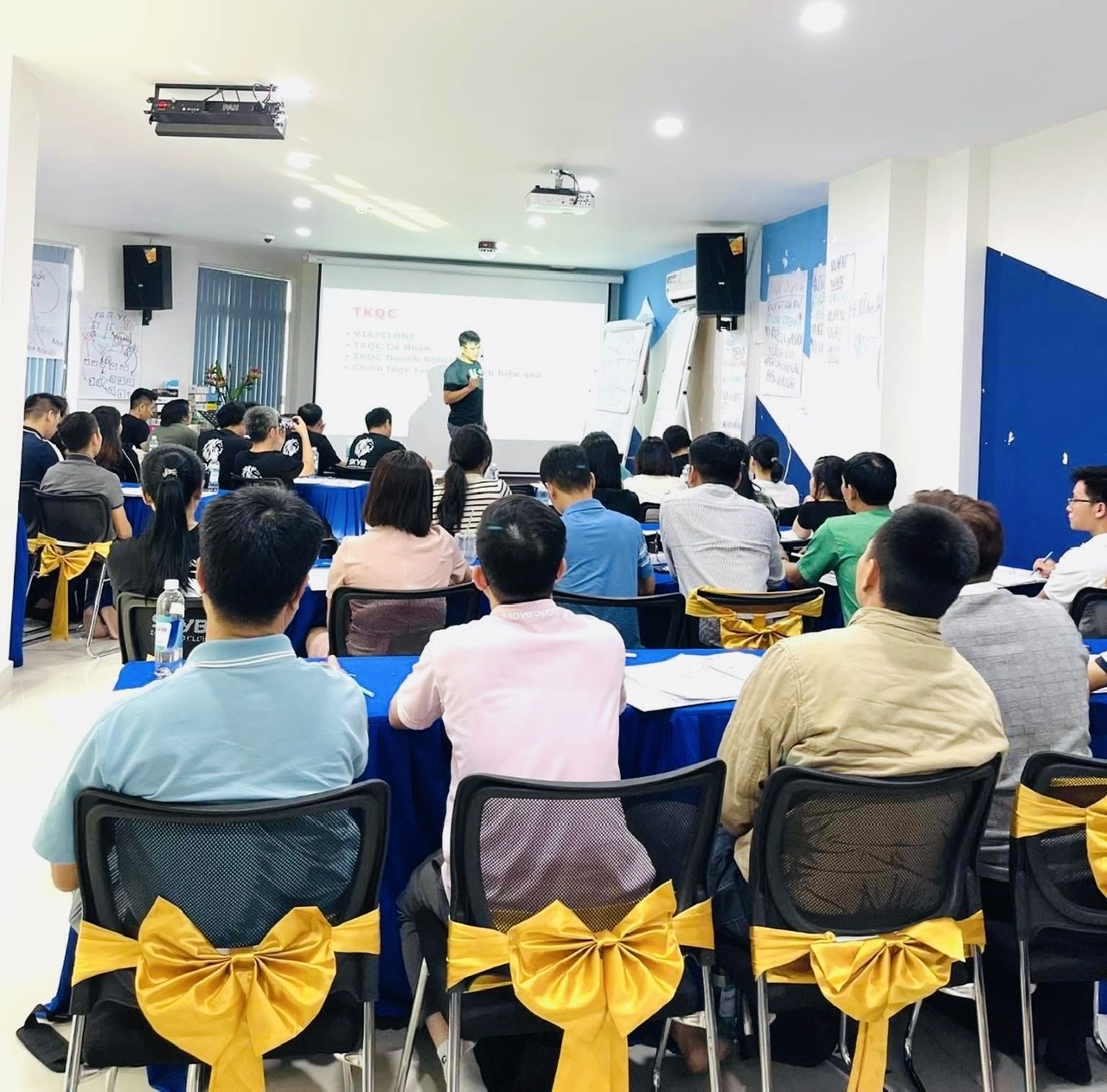 Hoạt động nội bộ 9